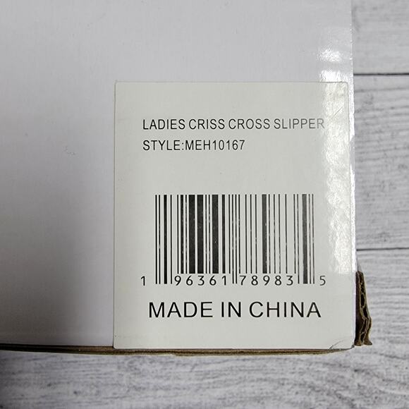 Steve Madden Faux Fur Fluffy Criss Cross Slip On Slippers Black Size S (5-6) - Picture 7 of 7